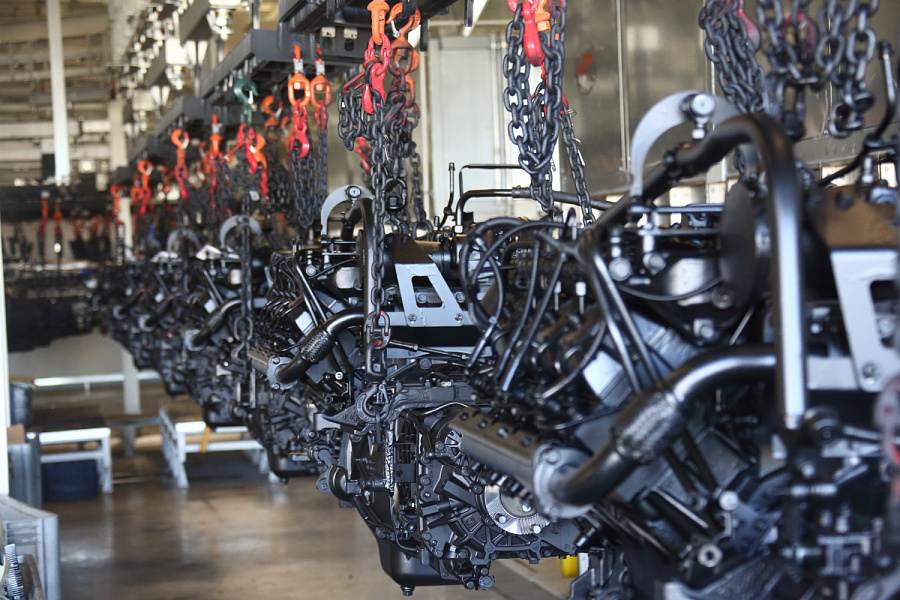 На «КАМАЗе» выпущен трёхмиллионный двигатель V8